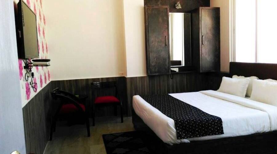 Hotel Pine Borough, Shillong 3